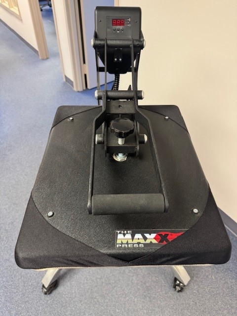 The MAXX® Clam Heat Press by Stahls